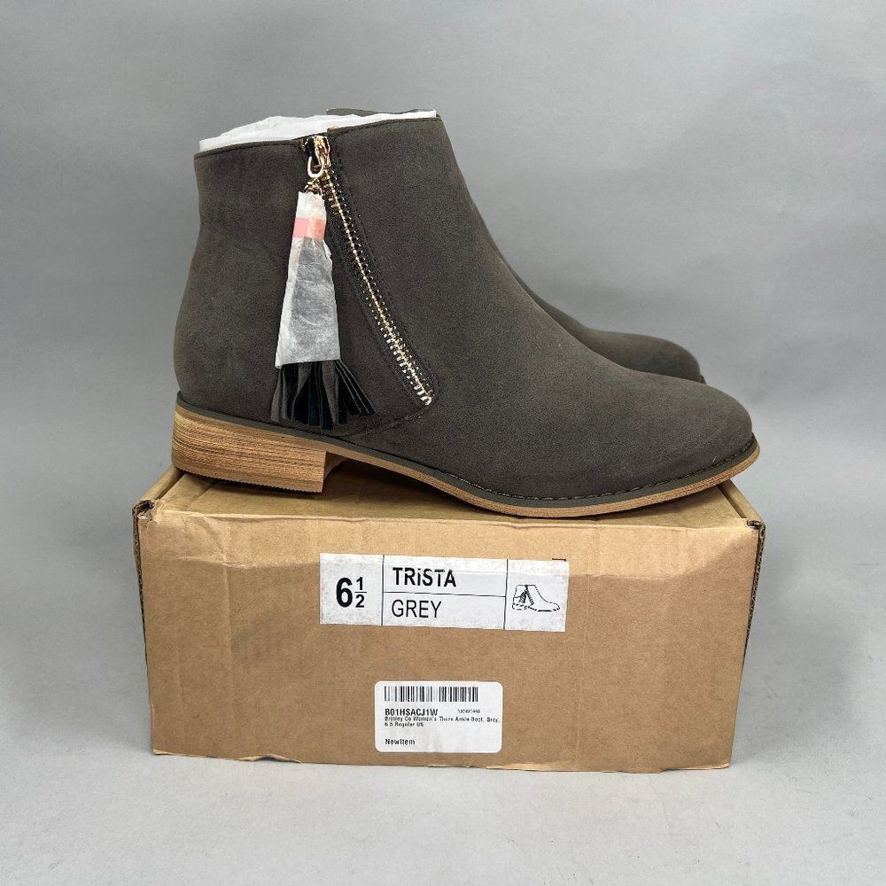 Brinley Co. Ankle‎ Boots Women's Size 6.5 Trista Gray Suede Tassel Zip Booties